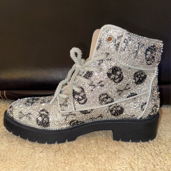 Betsey Johnson Glittering Skull Combat Boots SB-HUDSN size 9M - Picture 7 of 11
